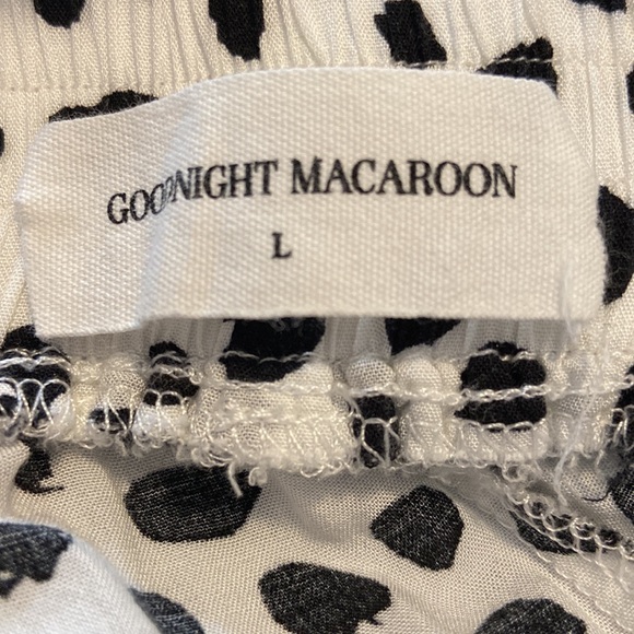 Goodnight Macaroon Shorts with Crochet Detailing Size Large - Picture 7 of 8